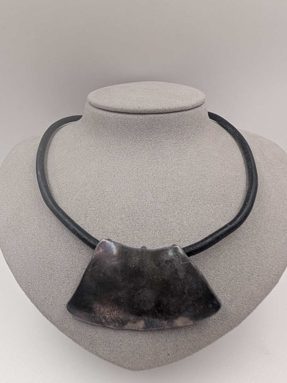 Chico’s Statement Necklace Black Cord Oversized Sculptural Pendant 0525